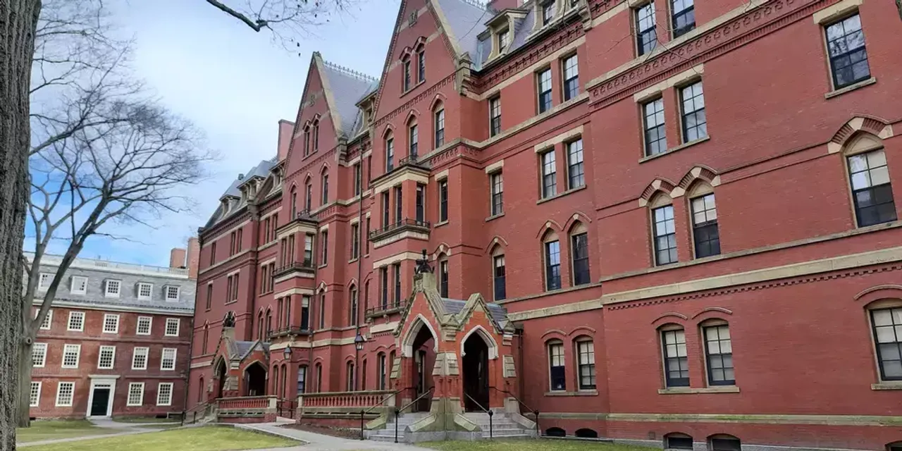 Trump Gugat Harvard Miliaran Dolar, Tuduh Langgar Hak Mahasiswa Yahudi Termasuk Dari Israel