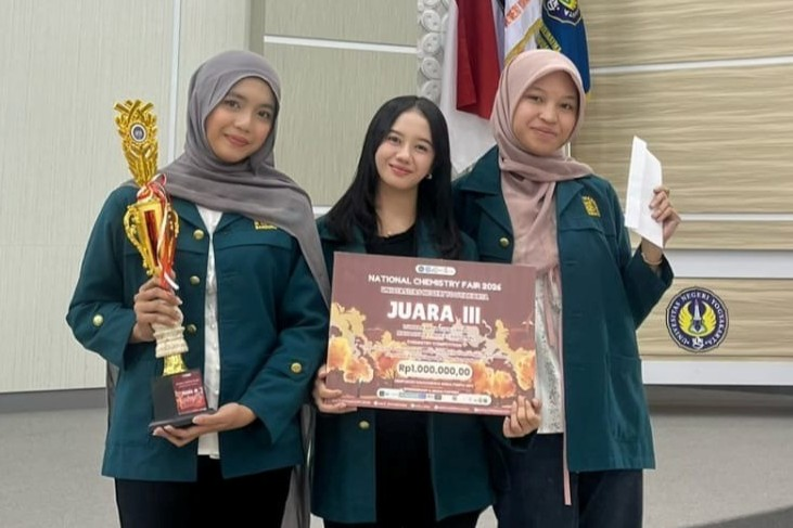 Tiga Mahasiswi ITB Ciptakan Kosmetik Alami yang Bikin Make-up Tahan Lama dan Anti Nyamuk